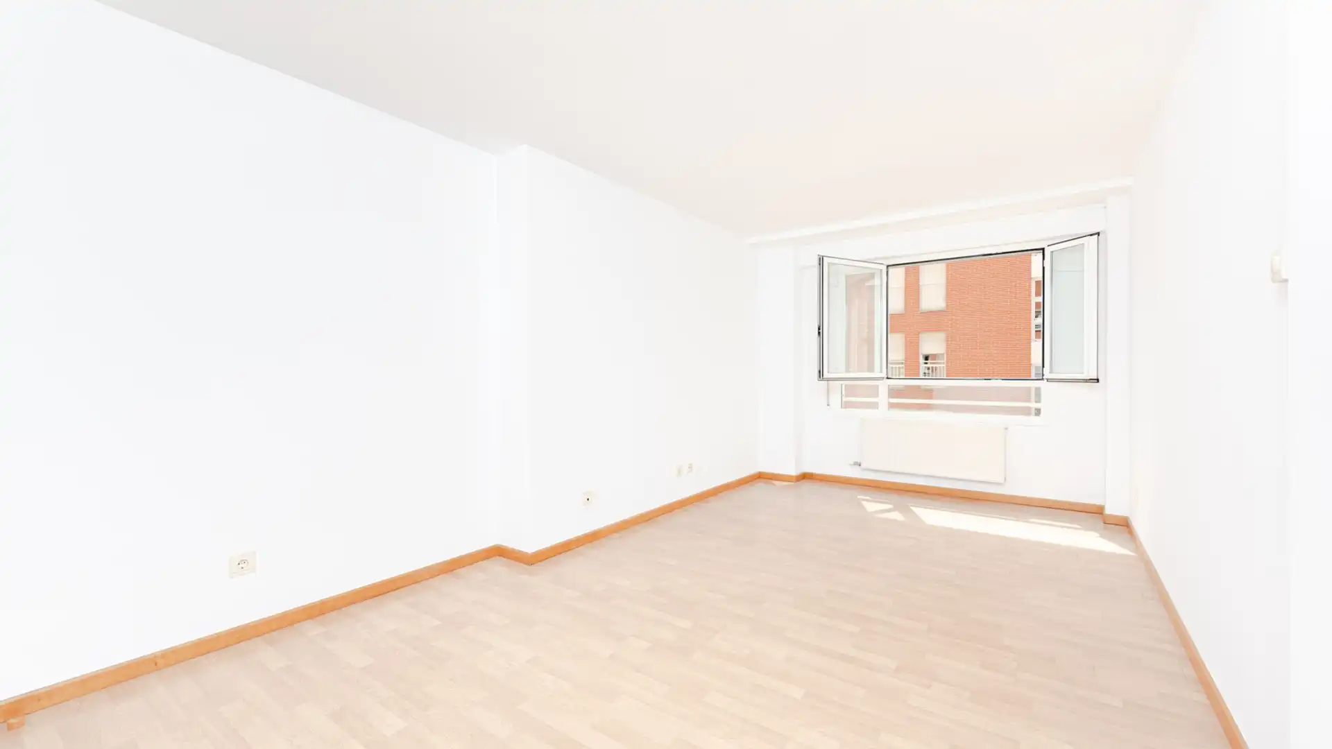 Piso en venta en Sandúa, 60, San Jorge