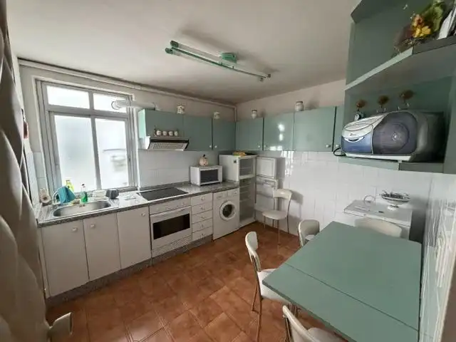 Küche von Wohnung zum Verkauf in León Capital  mit Heizung und Möbliert