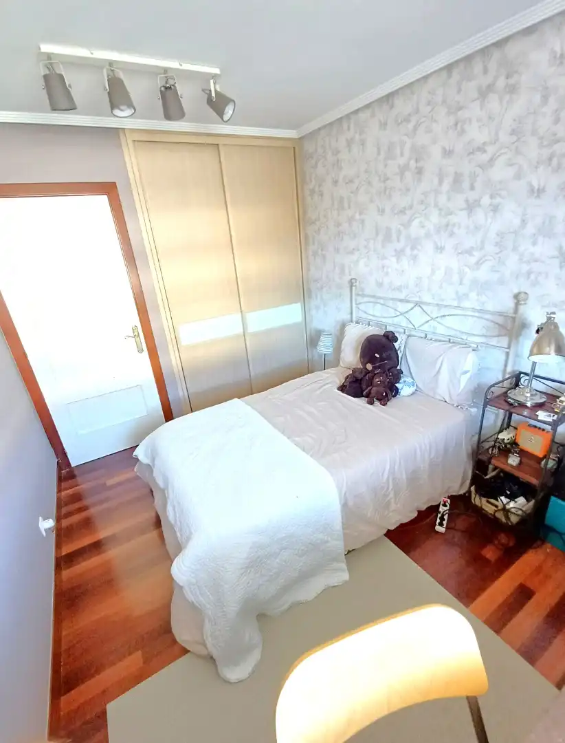 Habitación de Ático en venta en Urduliz con Calefacción, Terraza y Trastero