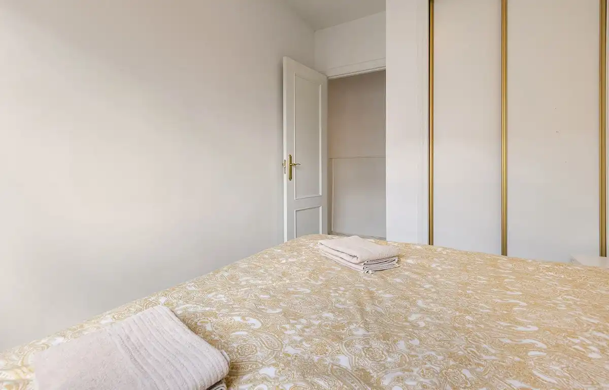 Habitación de Apartamento en venta en Torremolinos con Aire acondicionado, Amueblado y Piscina comunitaria