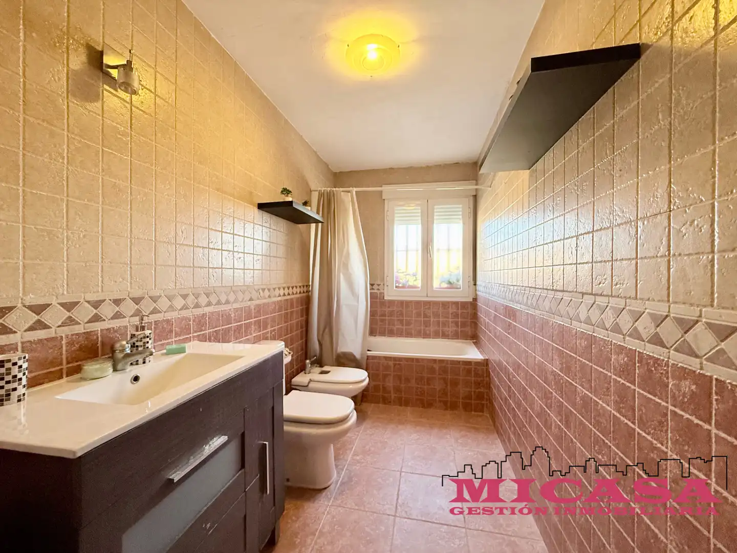 Habitación de Casa adosada en venta en Illescas con Aire acondicionado, Calefacción y Jardín privado