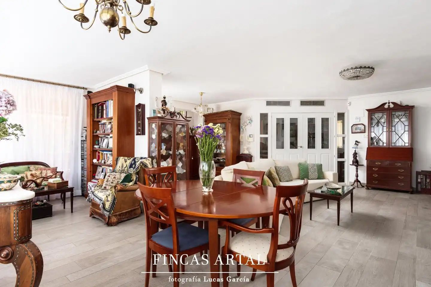 Dining room of Houses for sale in Zaragoza  with Air Conditioner, Heating and Private garden