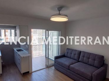 Apartamento con balcón en venta en Calle MADRID