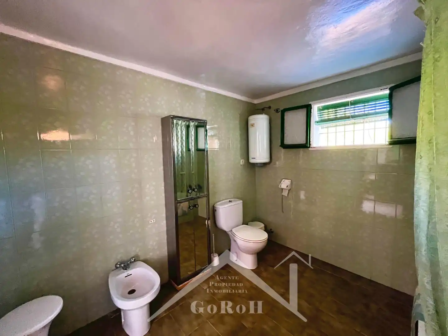 Bathroom of Land for sale in Constantina