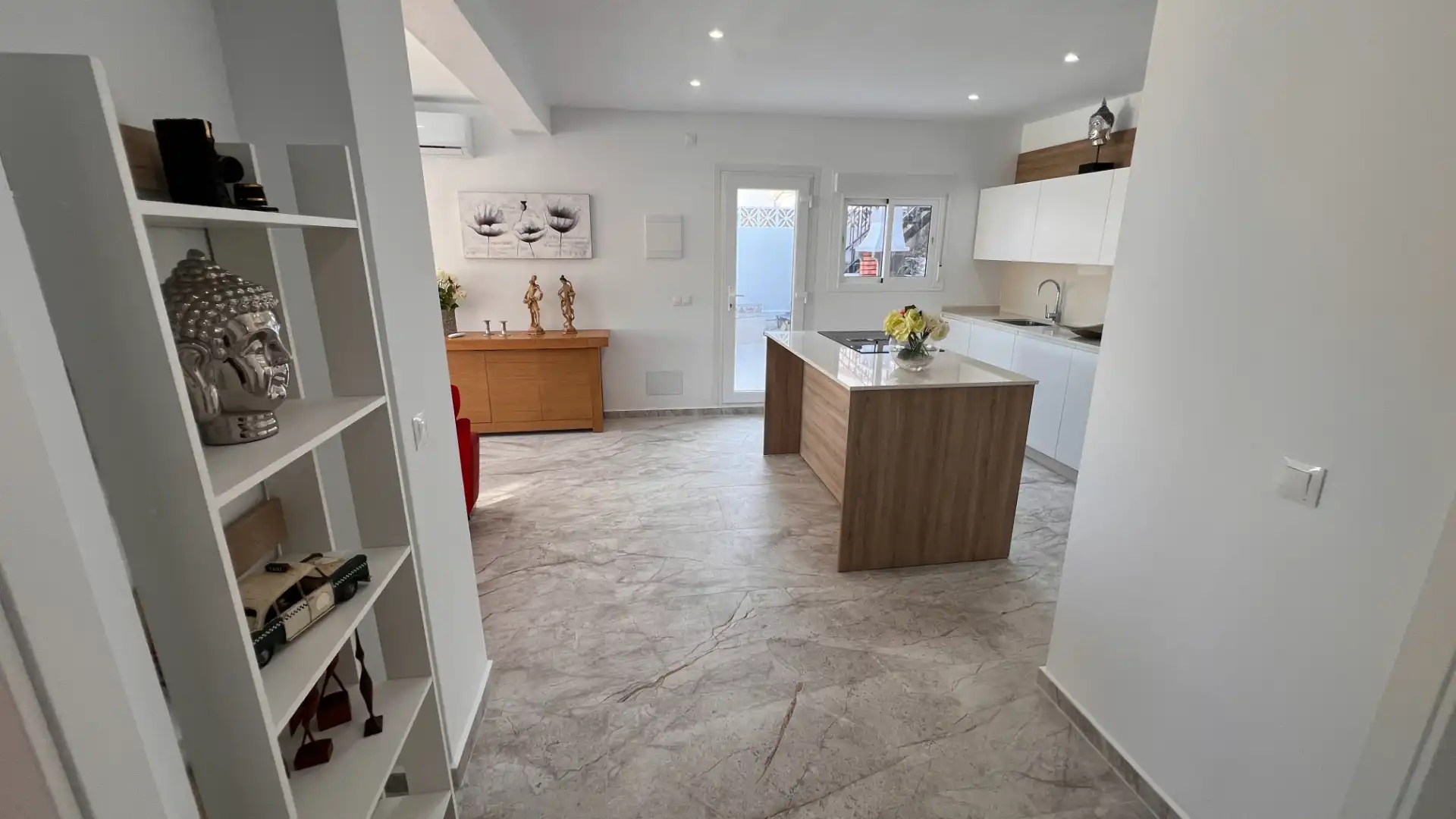 Cuina de Casa o xalet en venda en Torrox amb Aire condicionat, Terrassa i Moblat