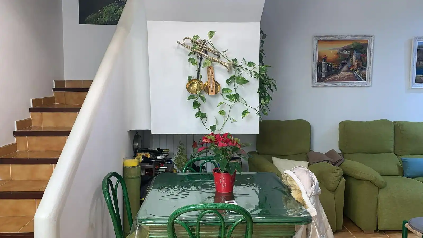 Esszimmer von Einfamilien-Reihenhaus zum Verkauf in Cunit mit Klimaanlage, Heizung und Privatgarten