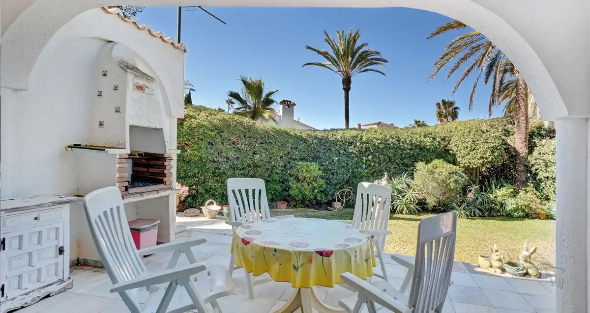 Terrassa de Casa o xalet en venda en Marbella amb Jardí privat