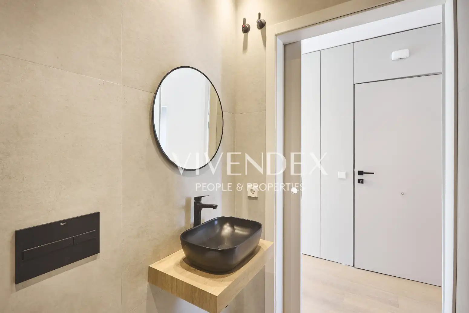 Baño de Ático en venta en Barcelona con Calefacción y Terraza