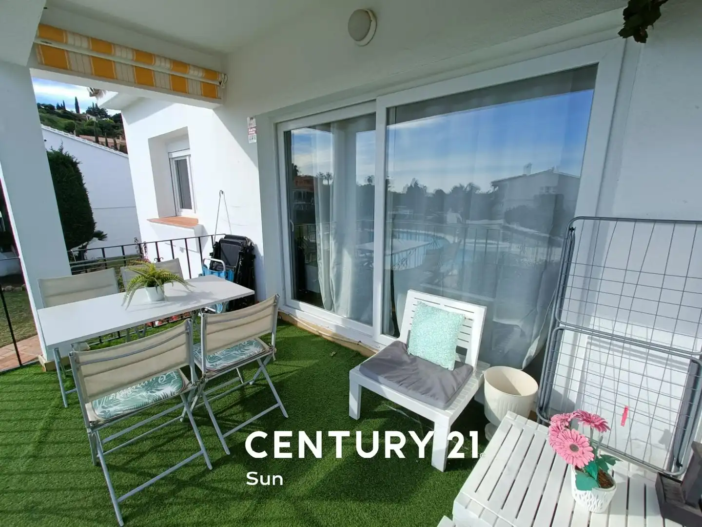 Terraza de Piso de alquiler en Estepona con Terraza, Amueblado y Piscina comunitaria