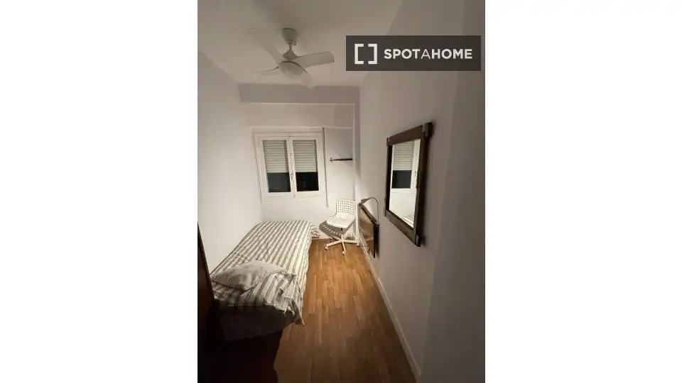 Habitación de Piso para compartir en Cartagena con Aire acondicionado, Calefacción y Amueblado