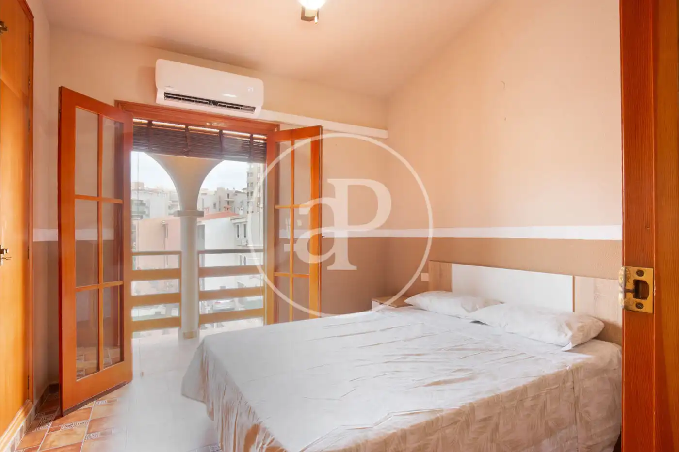 Habitación de Casa adosada en venta en Benicasim / Benicàssim con Aire acondicionado, Calefacción y Jardín privado