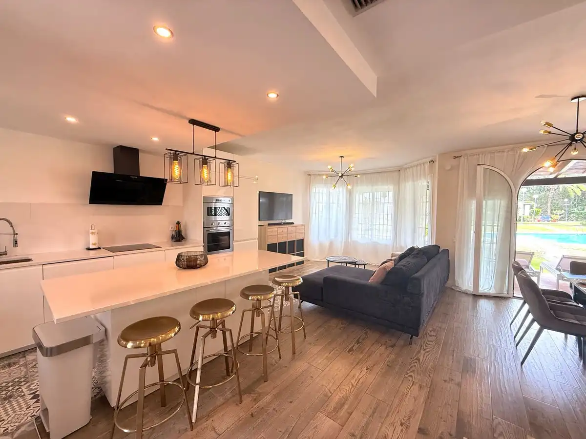 Living room of Detached homes for rent in Marbella  with Air Conditioner, Heating and Private garden