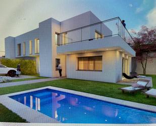 Swimming pool of House or chalet for sale in Torrelodones  with Air Conditioner, Terrace and Balcony