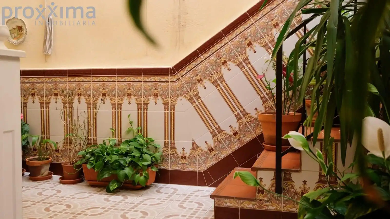 Houses for sale in Sevilla  with Air Conditioner, Terrace and Storage room
