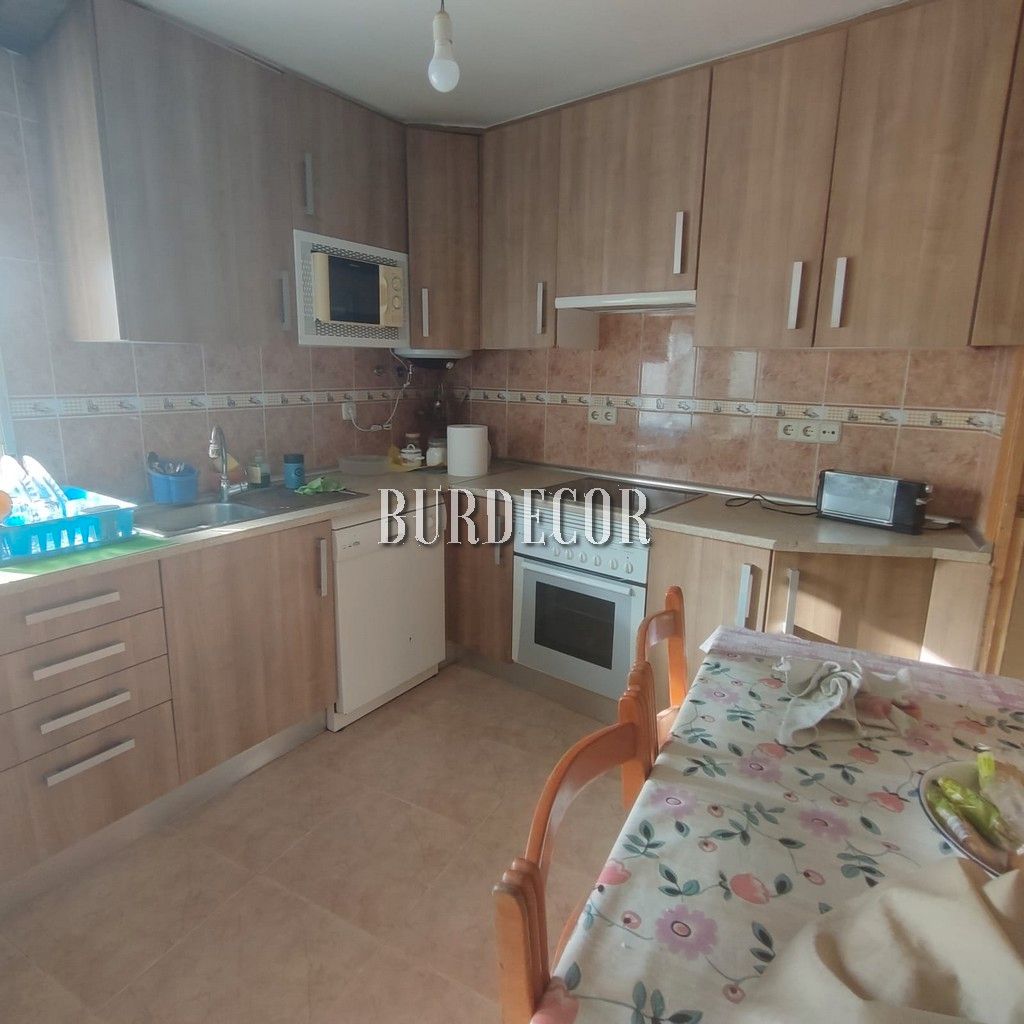 Kitchen of House or chalet for sale in Ugena  with Air Conditioner, Private garden and Storage room