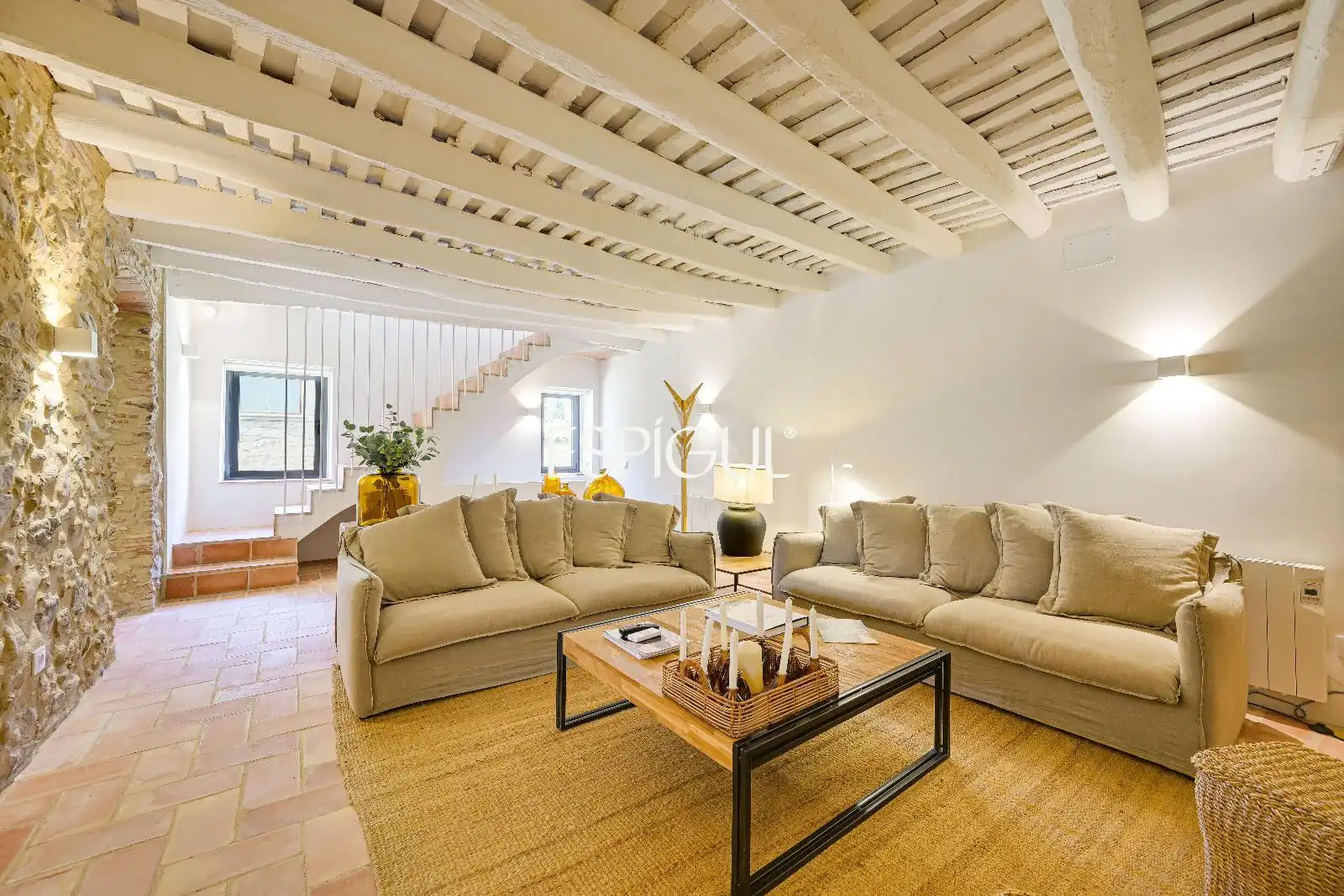 Sala d'estar de Casa o xalet en venda en La Bisbal d'Empordà amb Aire condicionat, Calefacció i Parquet