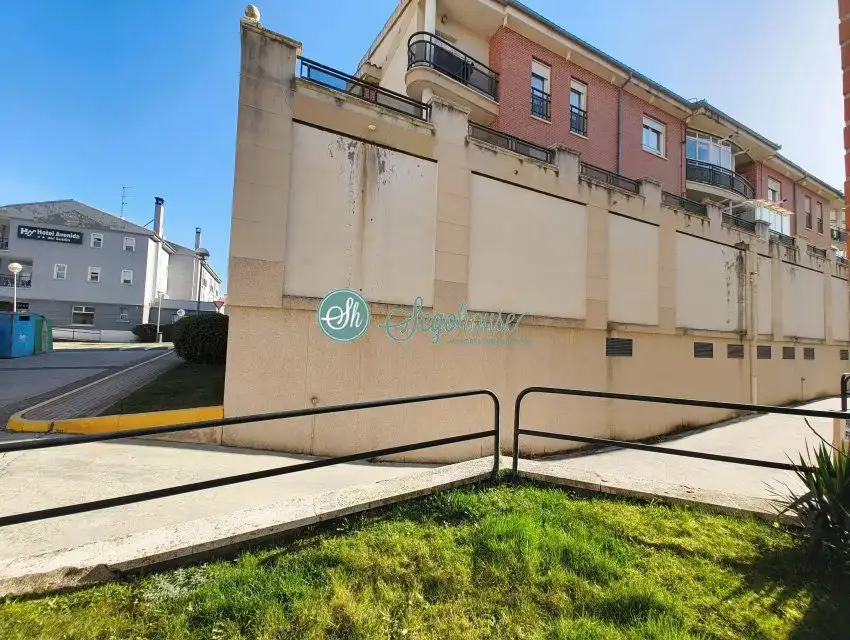 Business premises to rent in La Lastrilla, imagen 54