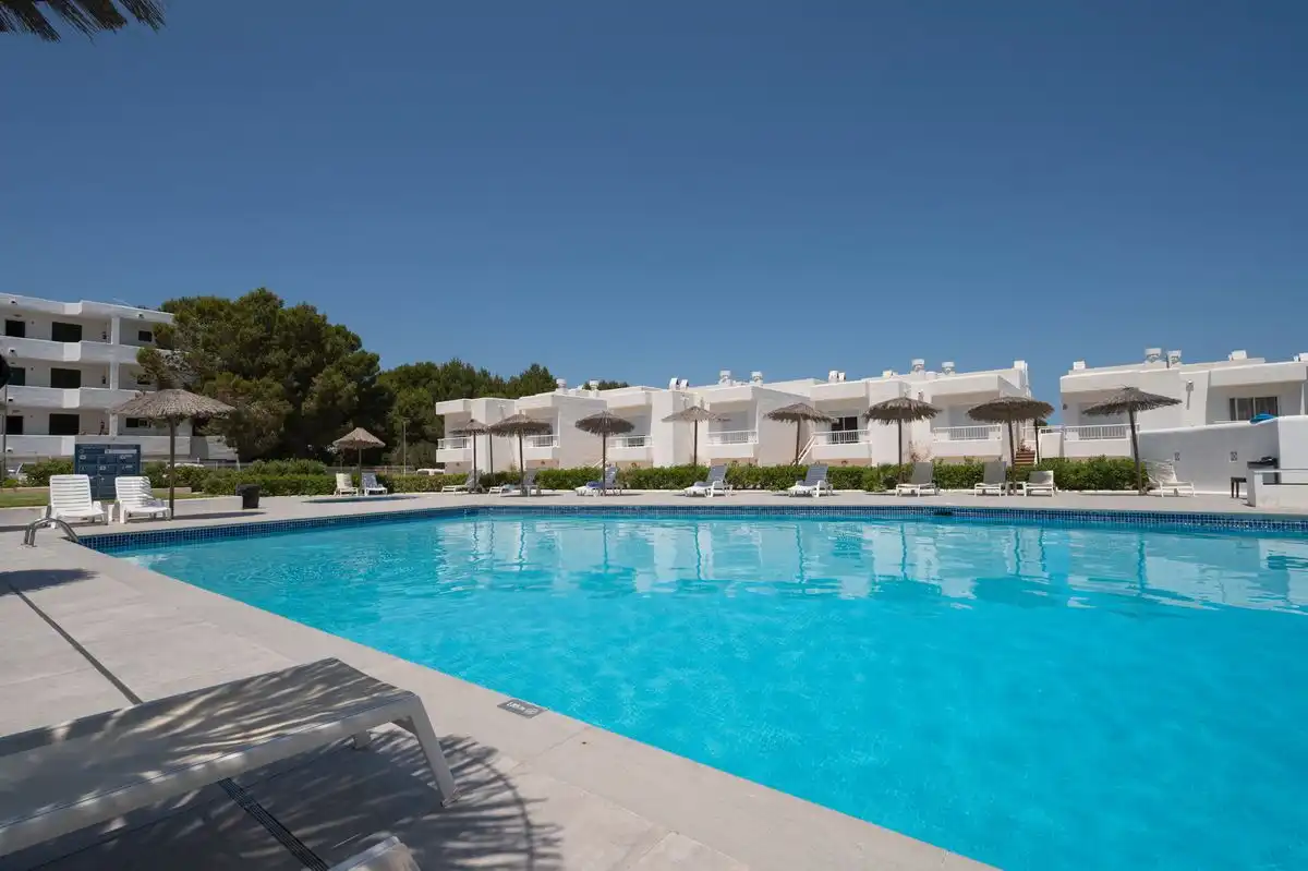 Piscina de Piso en venta en Sant Josep de sa Talaia con Aire acondicionado, Calefacción y Jardín privado