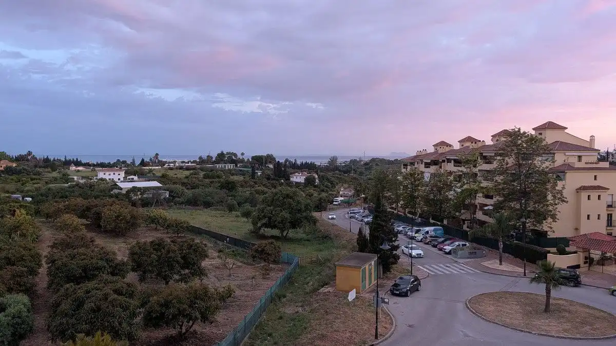 Vista exterior de Apartament de lloguer en Estepona amb Aire condicionat, Calefacció i Terrassa