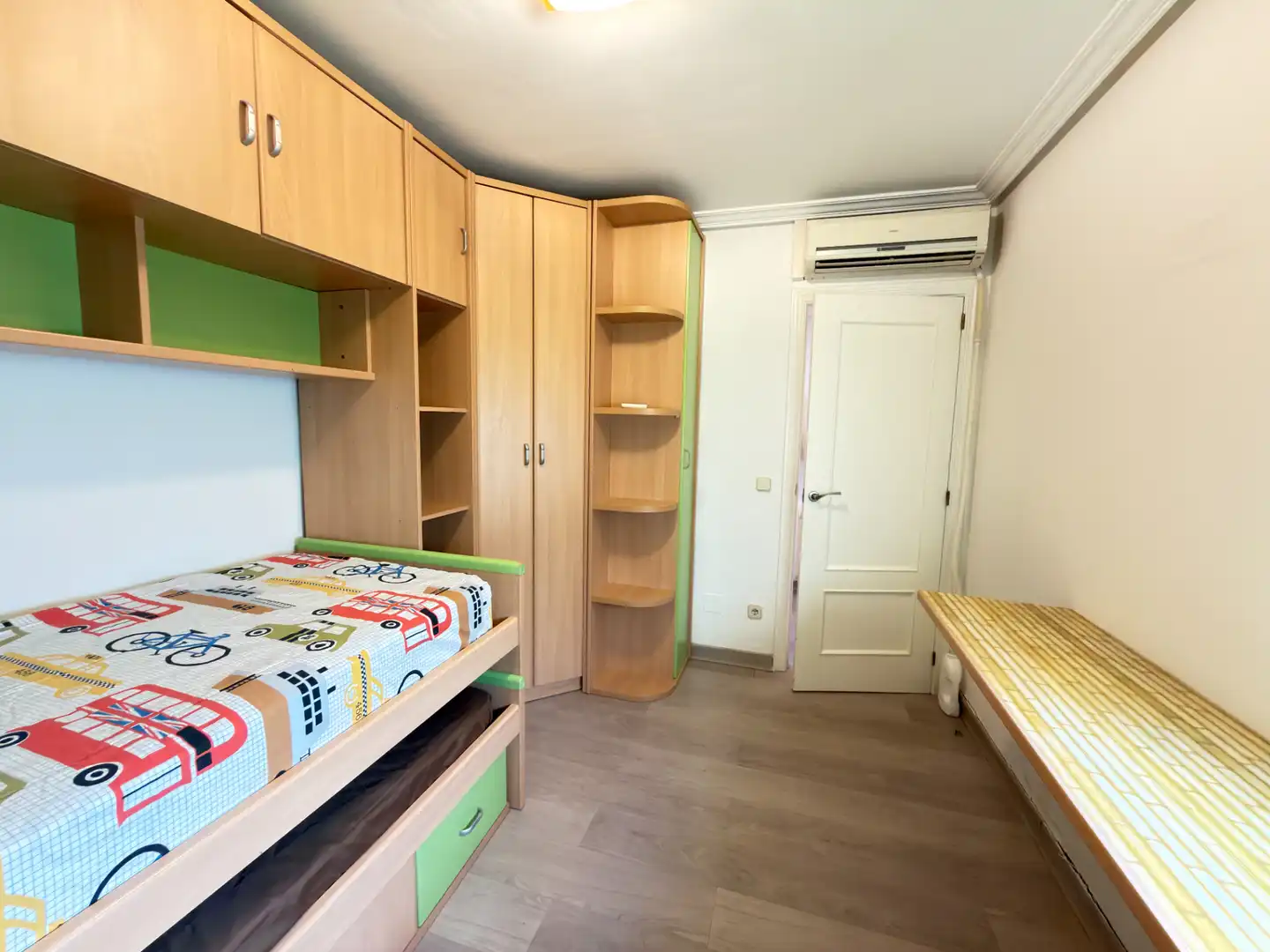 Habitación de Piso en venta en Úbeda con Aire acondicionado, Calefacción y Parquet