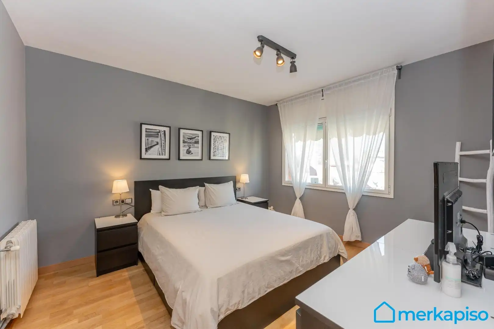 Bedroom of Flat for sale in L'Hospitalet de Llobregat  with Air Conditioner, Heating and Parquet flooring