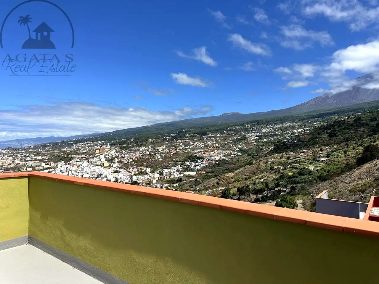 Vista exterior de Piso en venta en Icod de los Vinos