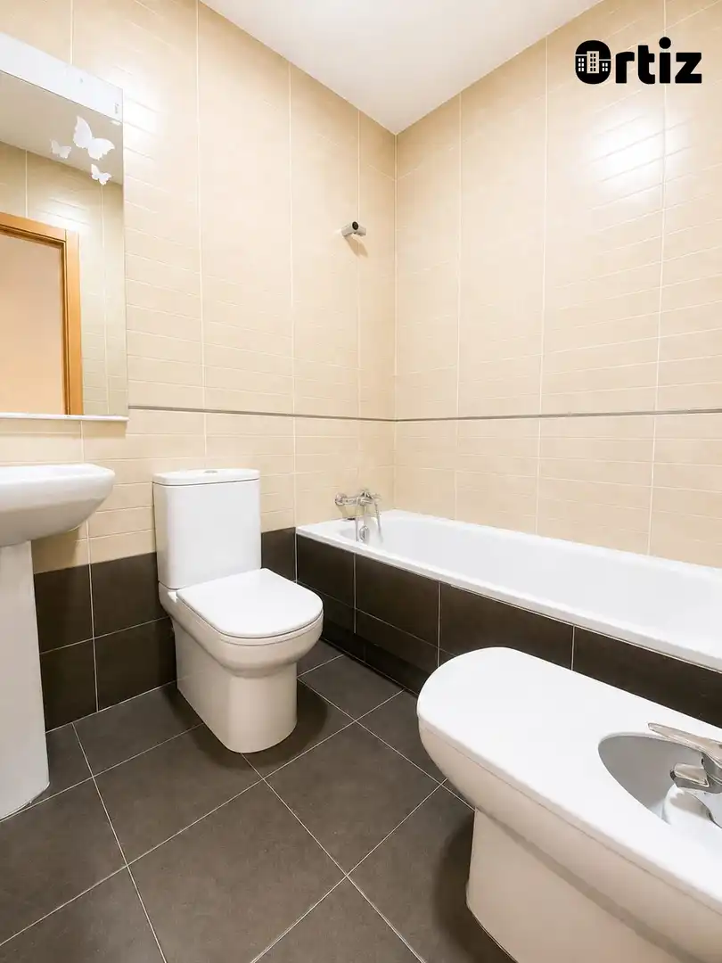 Badezimmer von Dachboden zum Verkauf in Alovera mit Heizung, Terrasse und Abstellraum