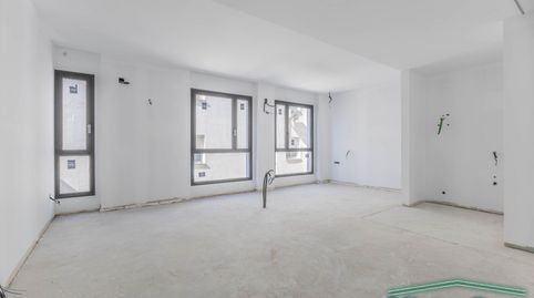OPORTUNIDAD!! estudio de diseño en plena calle larga, le informamos..