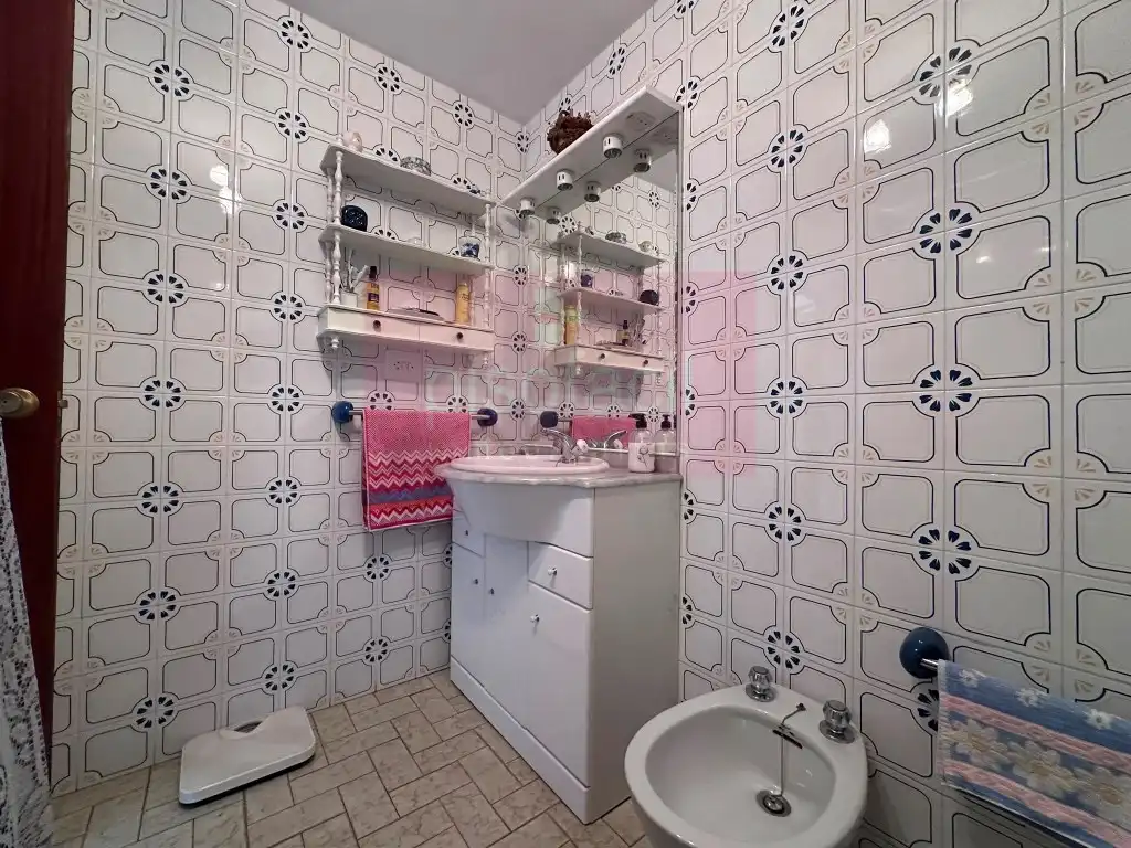 Bathroom of Flat for sale in Lugo
