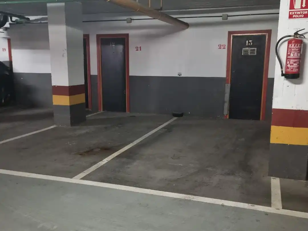 Parking of Garage for rent in Sevilla