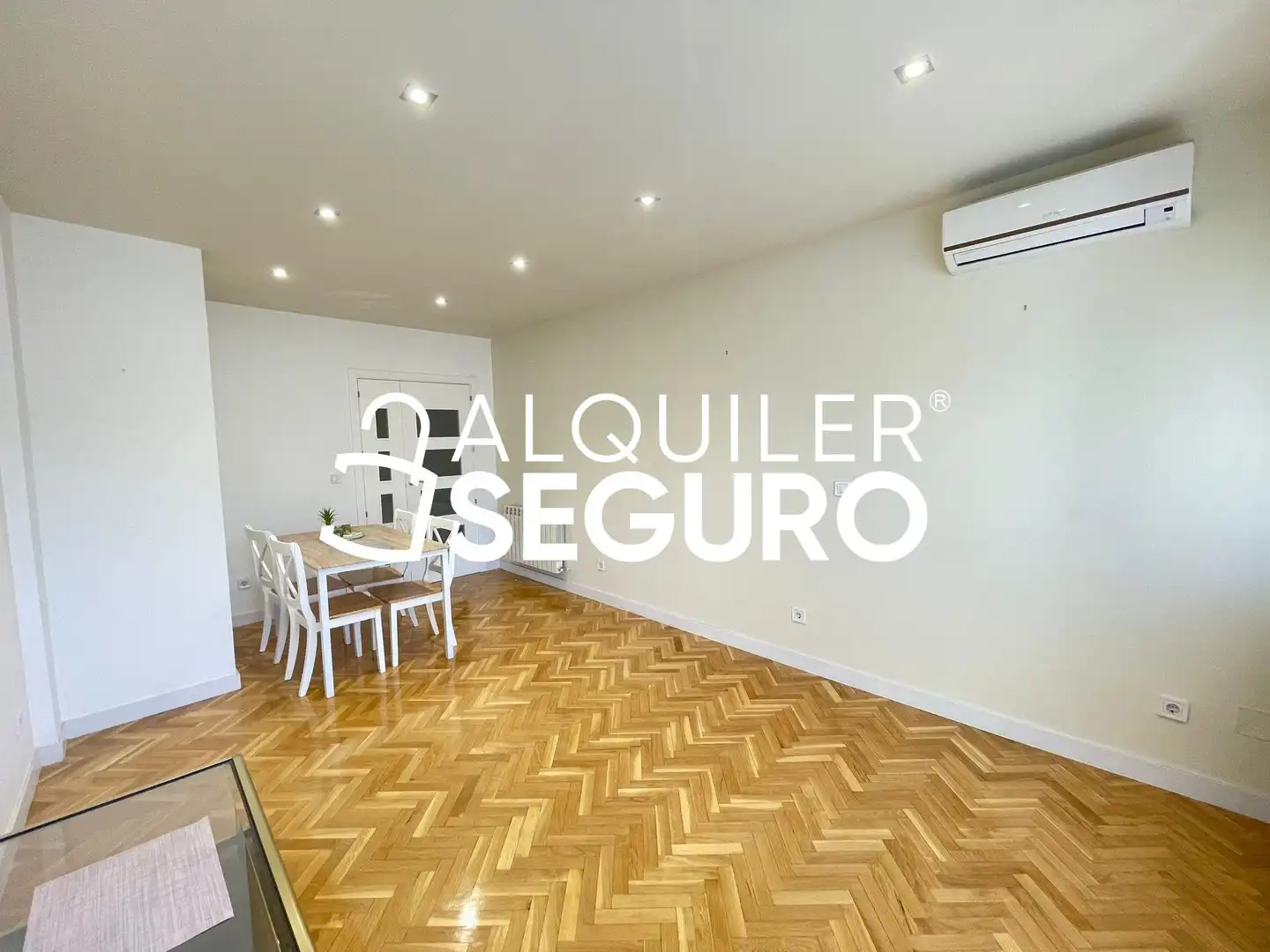 Bedroom of Flat for rent in  Madrid Capital  with Air Conditioner, Heating and Terrace