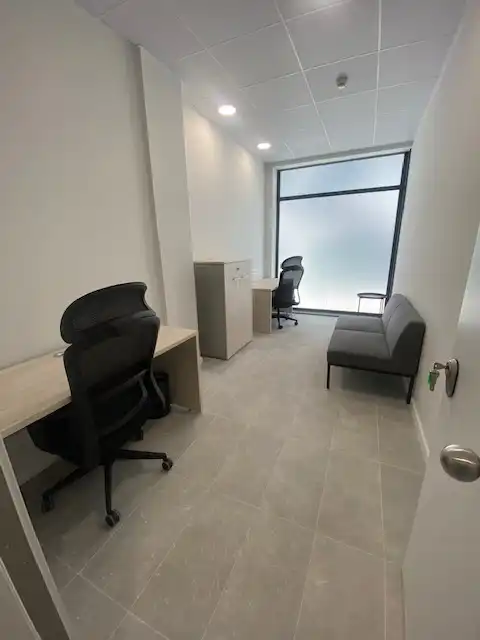Büro zur Miete in L'Hospitalet de Llobregat mit Klimaanlage, Heizung und Möbliert