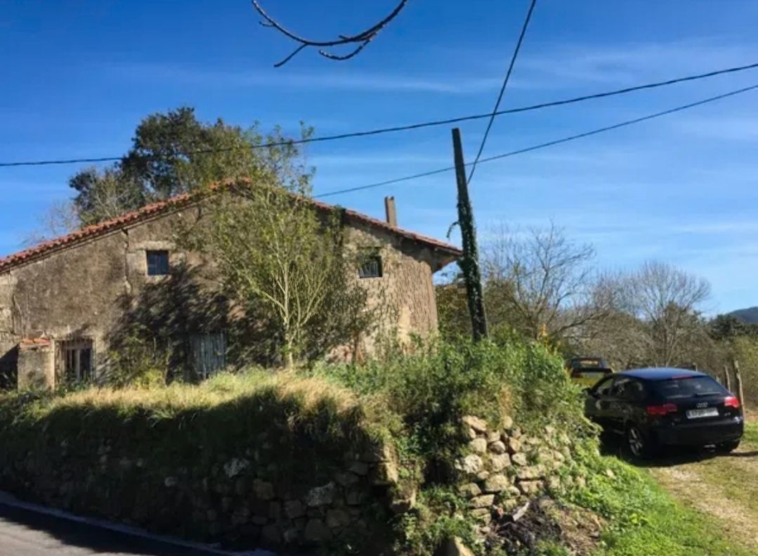 Vista exterior de Casa o xalet en venda en Mazcuerras amb Jardí privat, Traster i Balcó