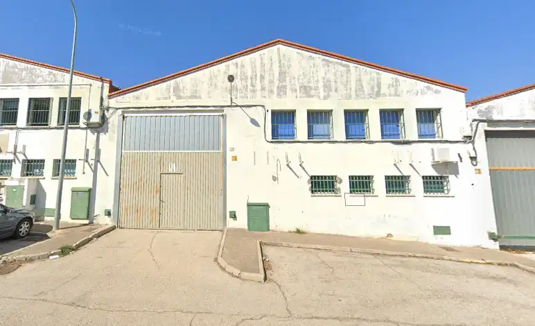 Industrial building for sale in Calle Soria 26