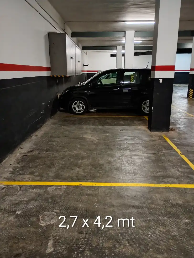 Einzelparkplatz zum Verkauf in Carrer de la Democràcia 68