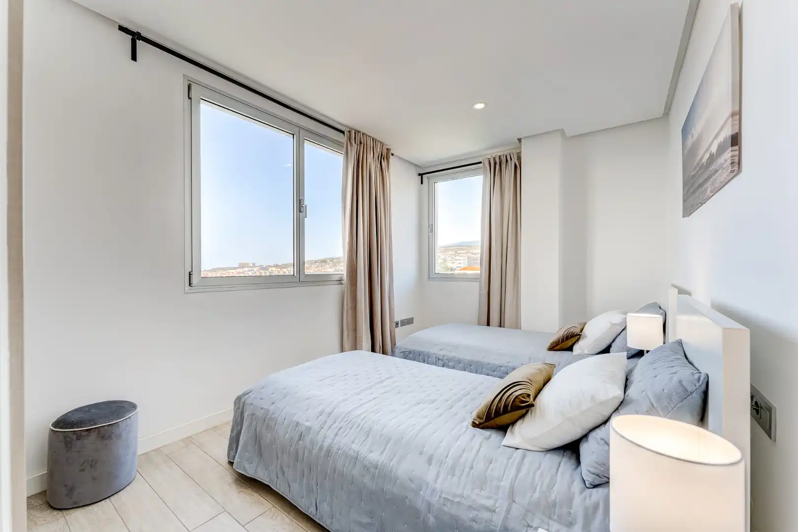 Dormitori de Apartament en venda en Adeje amb Terrassa, Piscina i Moblat