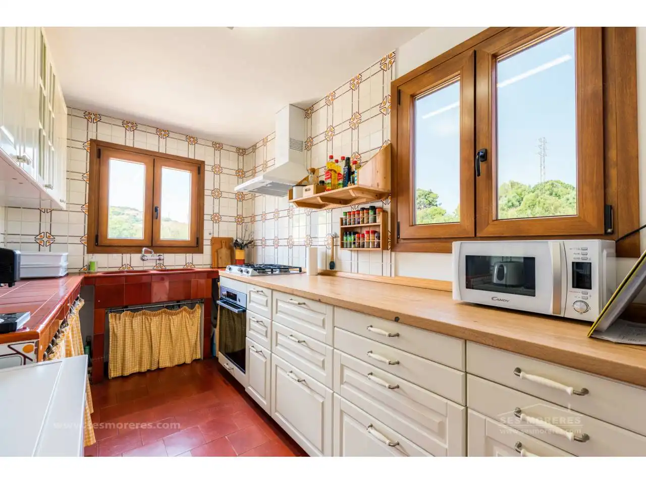 Cuina de Finca rústica en venda en Es Migjorn Gran amb Jardí privat i Terrassa