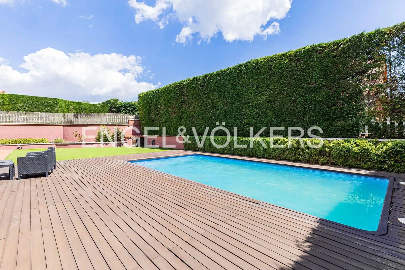 Piscina de Casa o xalet en venda en Sant Cugat del Vallès amb Aire condicionat, Calefacció i Jardí privat