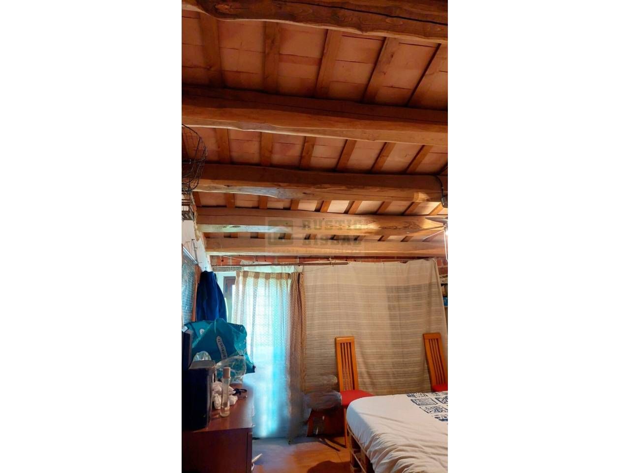 Schlafzimmer von Country house zum verkauf in Sils mit Privatgarten