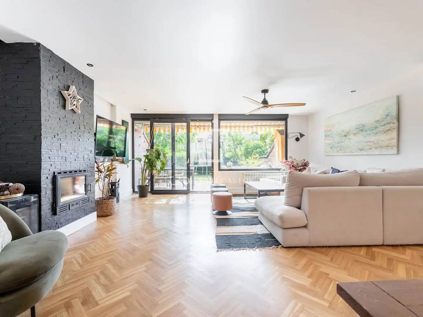 Sala de estar de Casa o chalet en venta en Majadahonda con Aire acondicionado, Jardín privado y Terraza