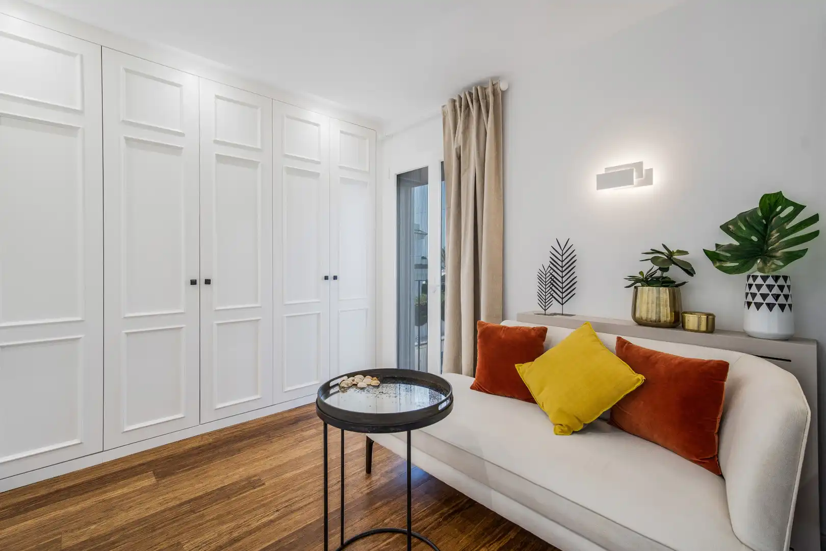 Dormitori de Casa adosada en venda en Marbella amb Aire condicionat, Jardí privat i Terrassa