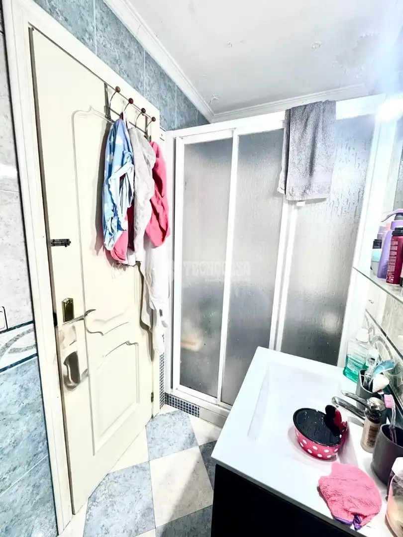 Bathroom of Flat for sale in Córdoba  with Air Conditioner, Heating and Terrace