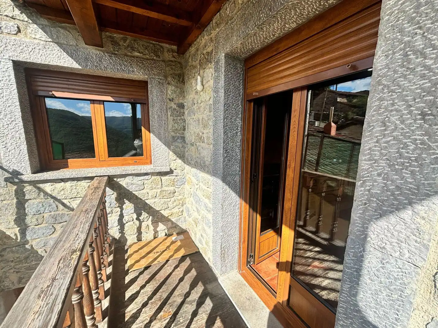 Terraza de Casa o chalet en venta en Quirós con Jardín privado, Parquet y Terraza
