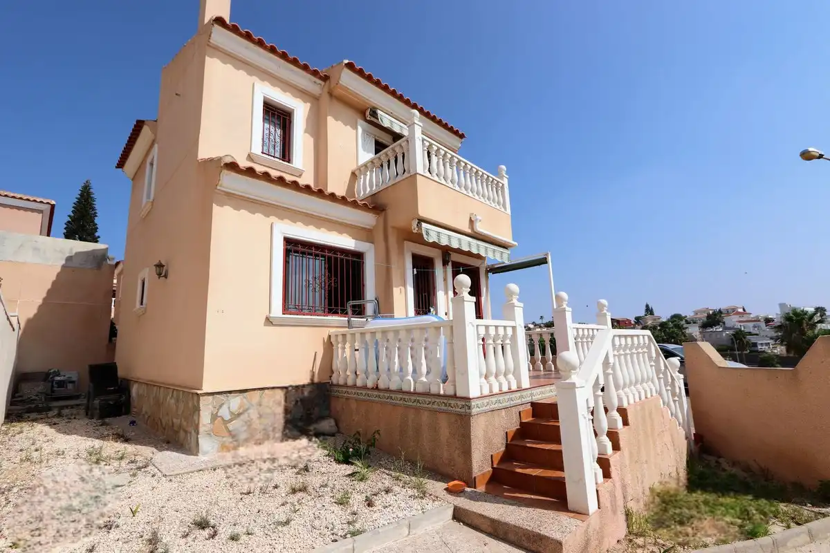 House with garden for sale in Orihuela Costa, imagen 2