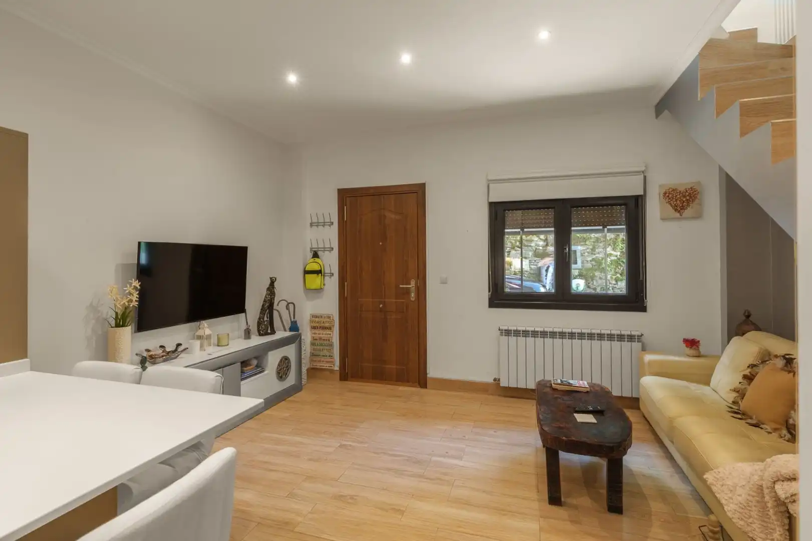 Sala de estar de Casa o chalet en venta en Elduain con Calefacción, Trastero y Amueblado