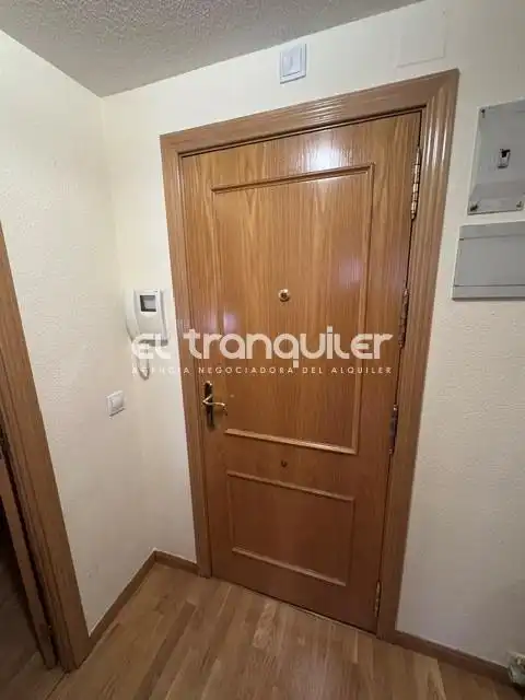Flat for rent in Madrid  with Air Conditioner, Swimming Pool and Furnished