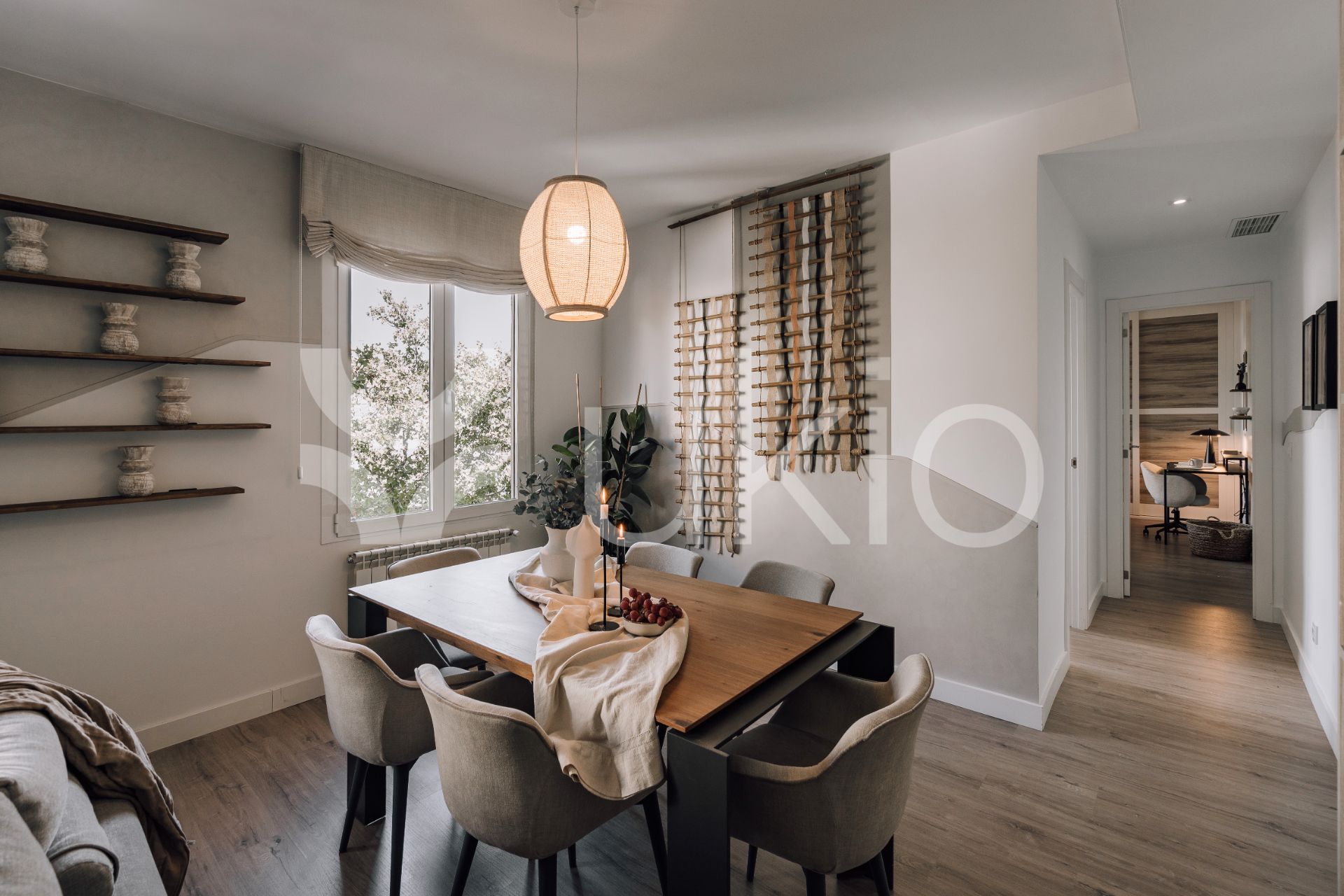 Menjador de Apartament de lloguer en  Madrid Capital amb Aire condicionat, Calefacció i Moblat
