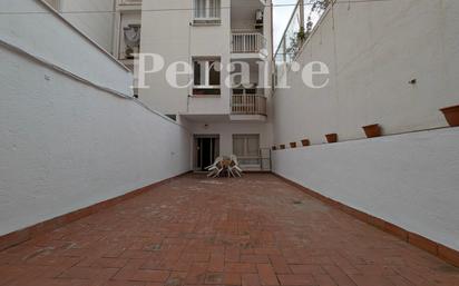 Exterior view of Flat to rent in  Barcelona Capital  with Heating, Terrace and Balcony