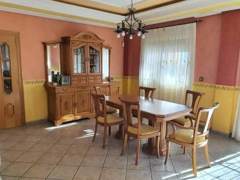 Menjador de Casa o xalet en venda en Alicante / Alacant amb Jardí privat, Terrassa i Piscina