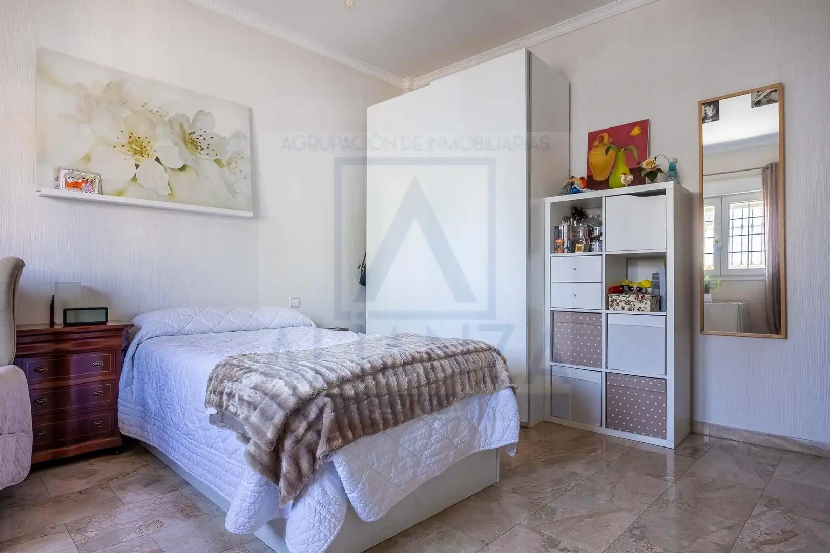Bedroom of Houses for sale in Valencina de la Concepción  with Air Conditioner, Private garden and Community pool